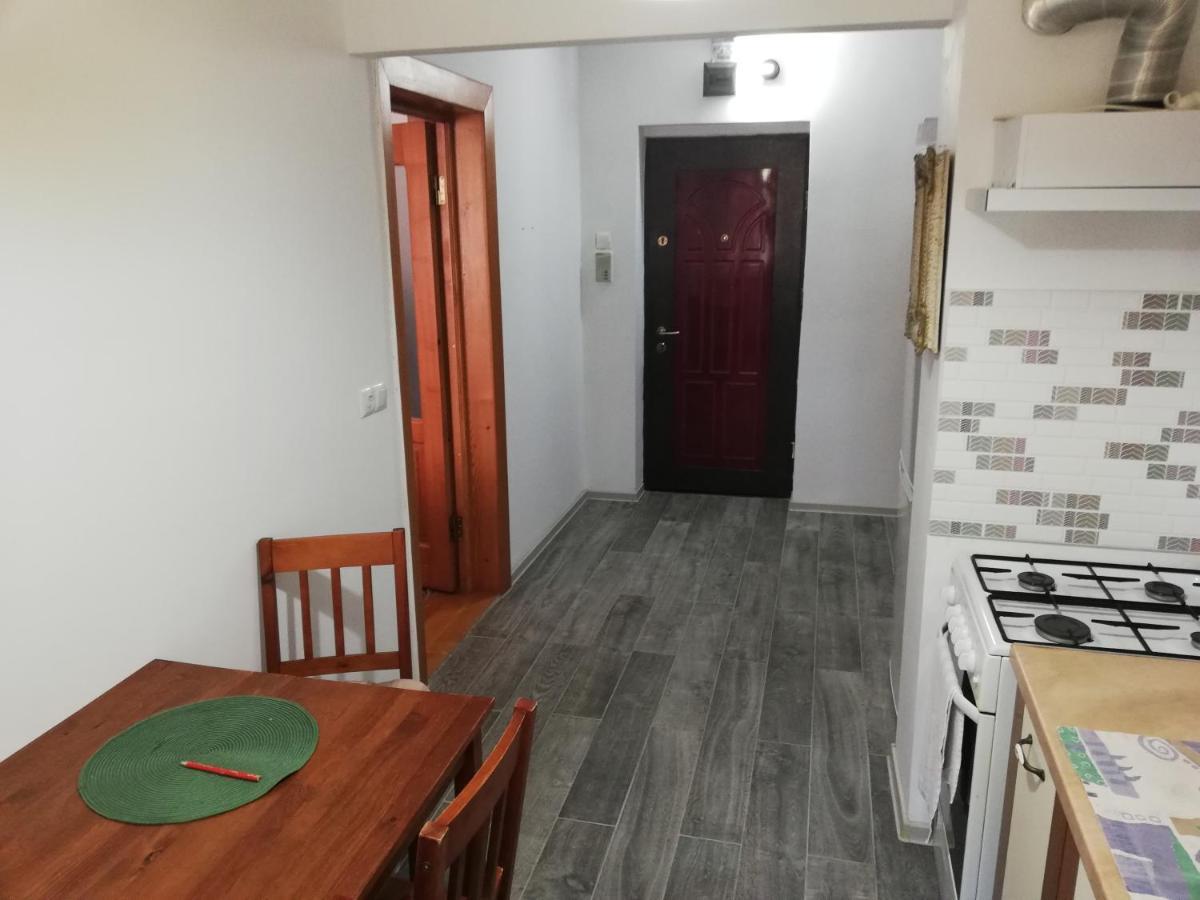 Апартаменты Valeria Apartament Онешти Экстерьер фото
